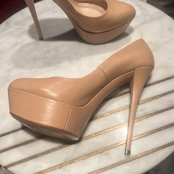 Nude high platform shoes. Sz 39 - Picture 5 of 9